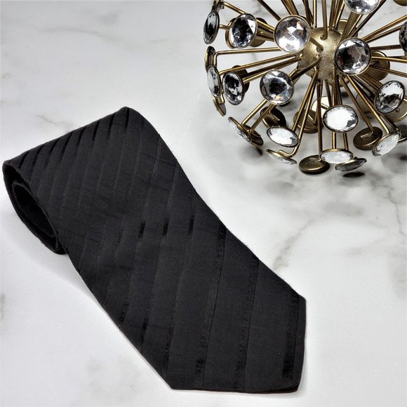 Hubert Milano Other - HUBERT MILANO Italian Made LUXURY Embossed Tie
